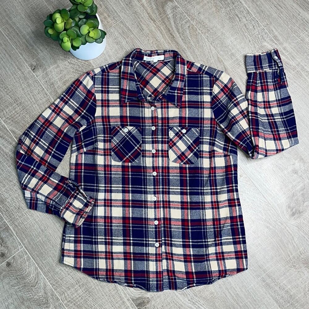 BCBGENERATION Women's Plaid Long Sleeve Button Down Shirt